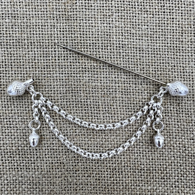 kurze Tuchnadel mit Eichel Offen | Trachtenschmuck und Accessoires aus Oberbayern
