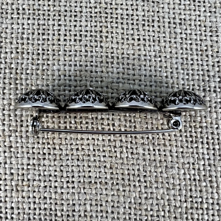 Anstecknadel Detail | Trachtenschmuck und Trachtenaccessoires für dein Dirndl