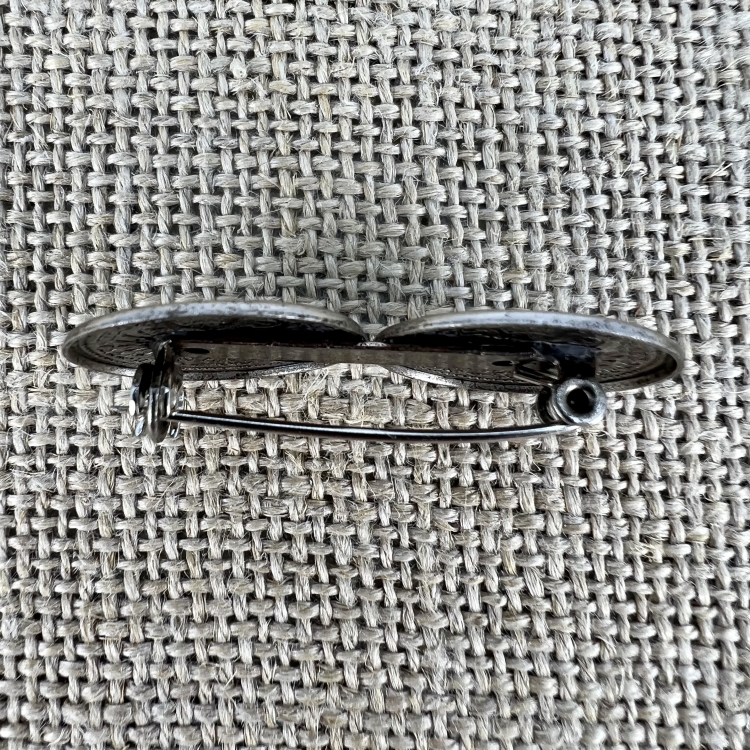Anstecknadel Total | Trachtenschmuck und Accessoires für deine Tracht