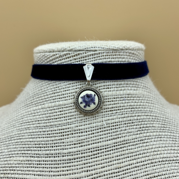blaues Samtband-Collier "Fabienne"