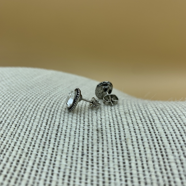 silberne Ohrstecker „Anne“ mit ovalen Swarovski®-Kristall