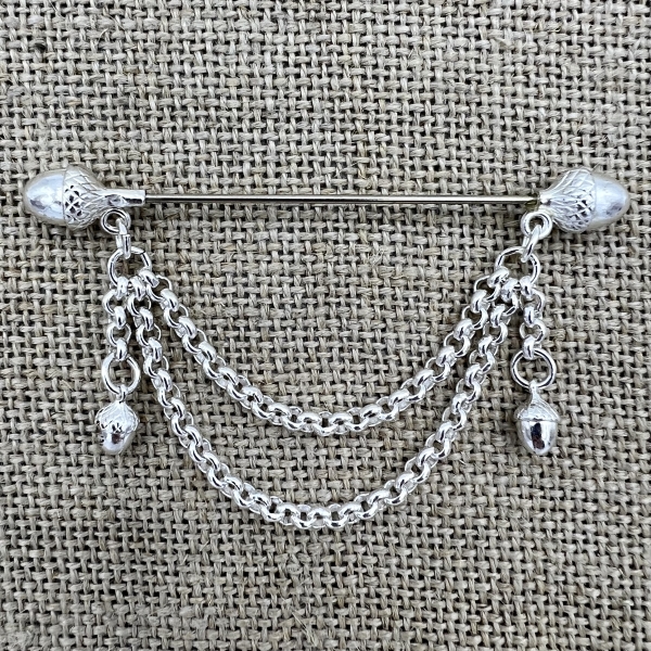 kurze Tuchnadel mit Eichel Gesamt | Trachtenschmuck und Accessoires aus Oberbayern