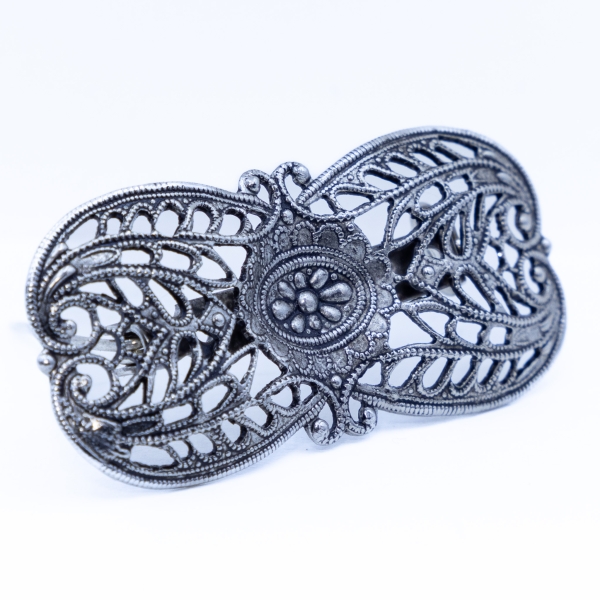 Anstecknadel "2" Detail