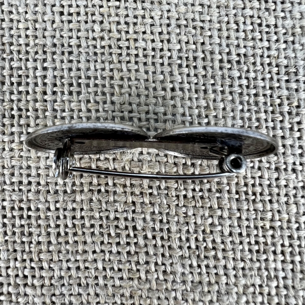 Anstecknadel Total | Trachtenschmuck und Accessoires für deine Tracht