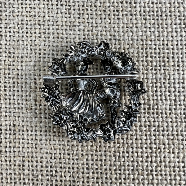 Anstecknadel - Hutnadel - Trachtenpaar mit Kranz aus Enzian und Edelweiss