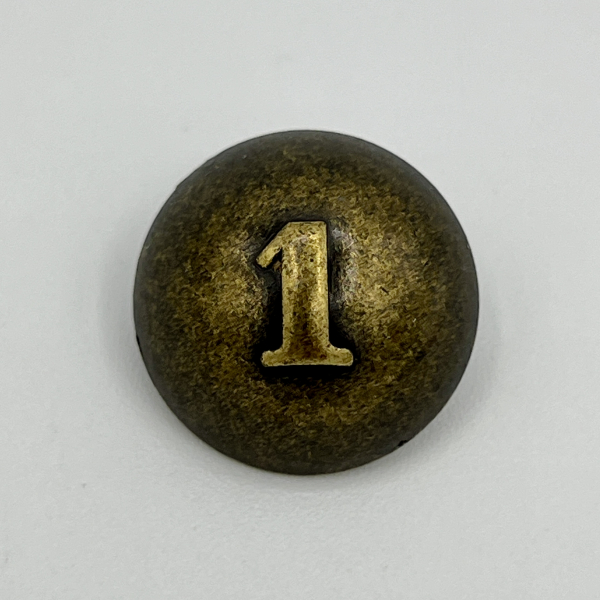 Halbkugelknopf mit Ziffer "1" in Altmessing