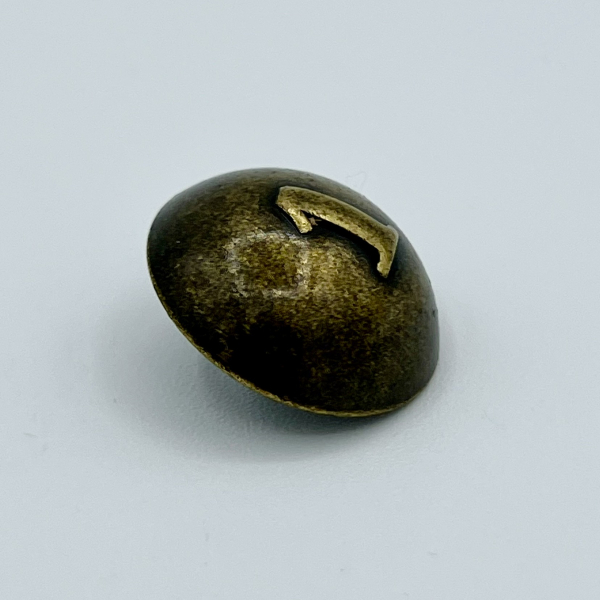 Halbkugelknopf mit Ziffer "1" in Altmessing